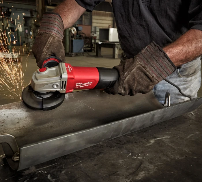 Amoladora Milwaukee angular con freno