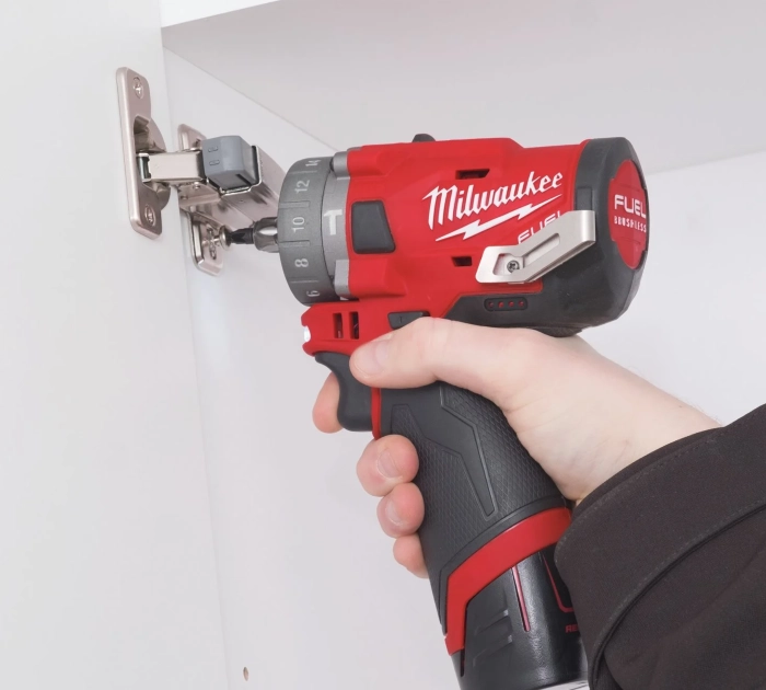 Taladro subcompacto percutor