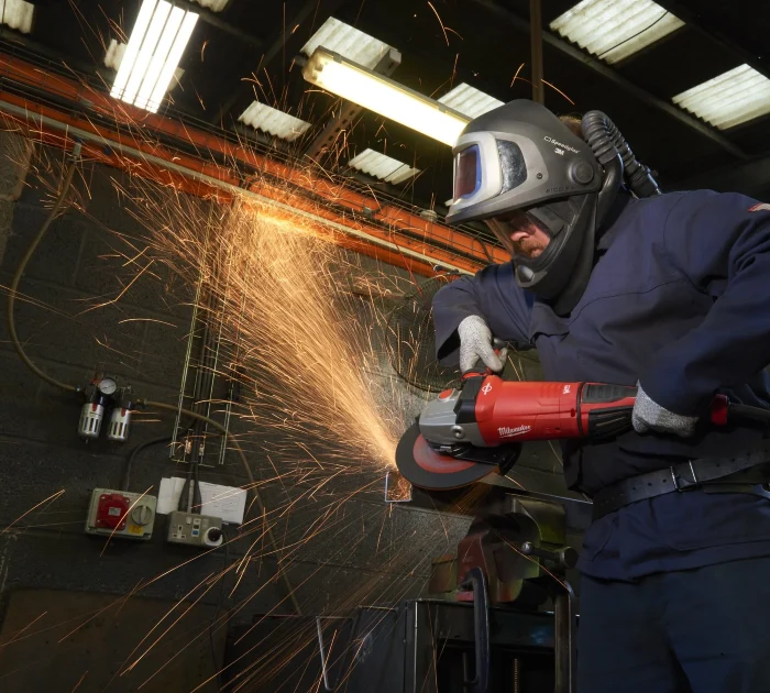 Amoladora Milwaukee uso