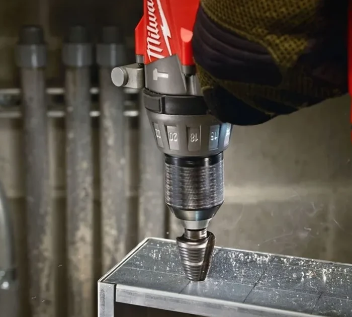 Broca escalonada para metal Milwaukee